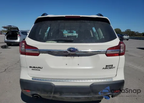 2019 Subaru Ascent z USA, uszkodzony, nr VIN 4S4WMAAD7K3461862